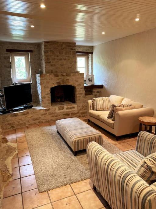 Uniquely Private Holiday Villa In The Charente Puyreaux Eksteriør billede