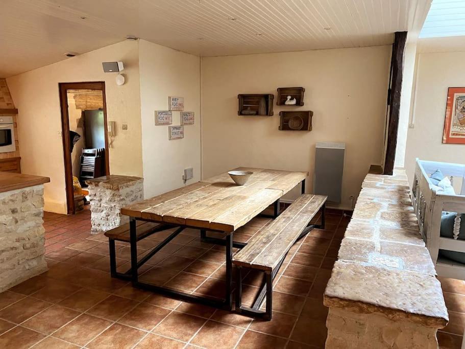 Uniquely Private Holiday Villa In The Charente Puyreaux Eksteriør billede