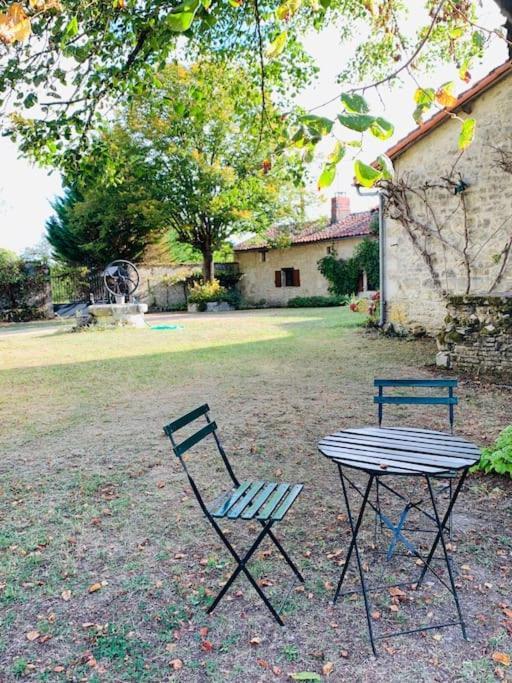 Uniquely Private Holiday Villa In The Charente Puyreaux Eksteriør billede
